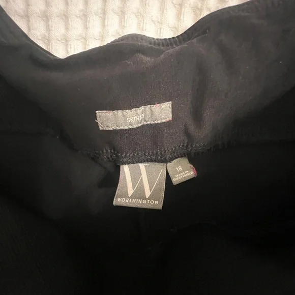 Black skinny pants size 18 - Picture 4 of 4